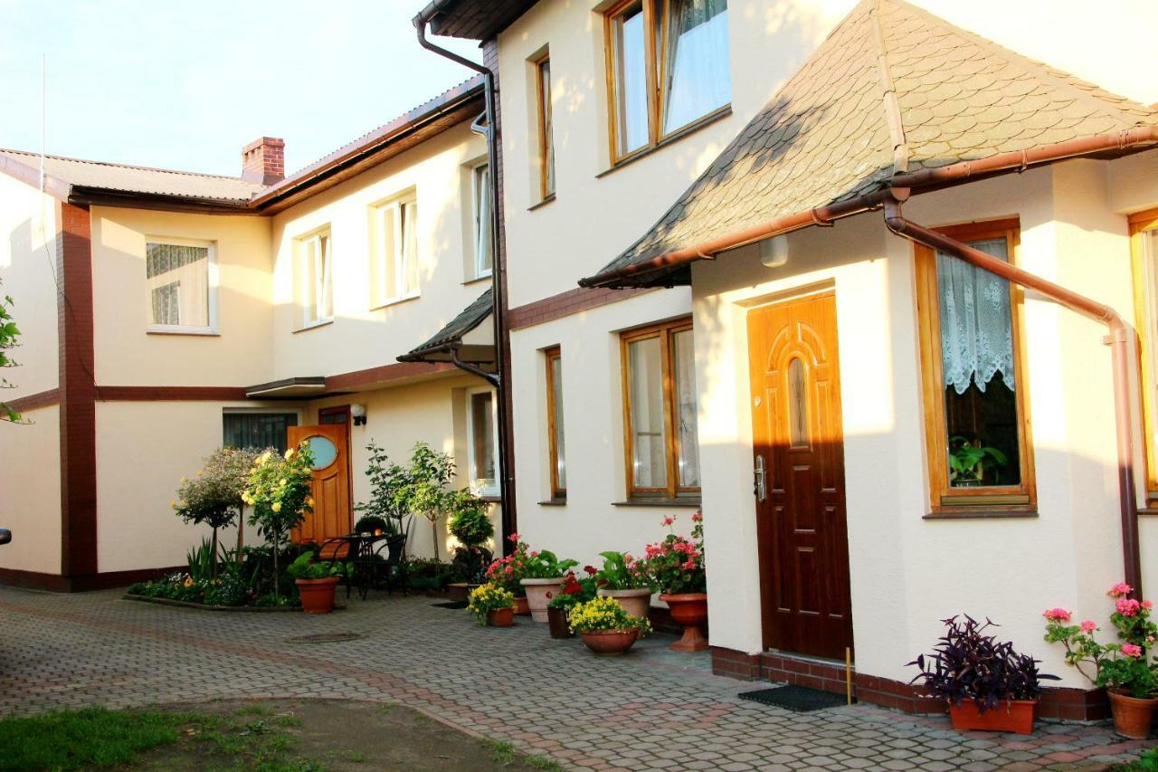 Pokoje Goscinne Asia Leba Exterior photo